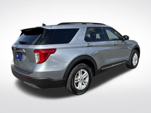 Used 2023 Ford Explorer XLT w/ Equipment Group 202A image 6