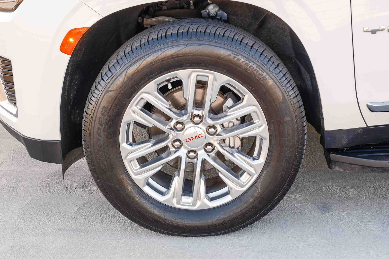 Used 2021 GMC Yukon SLT RWD image 10