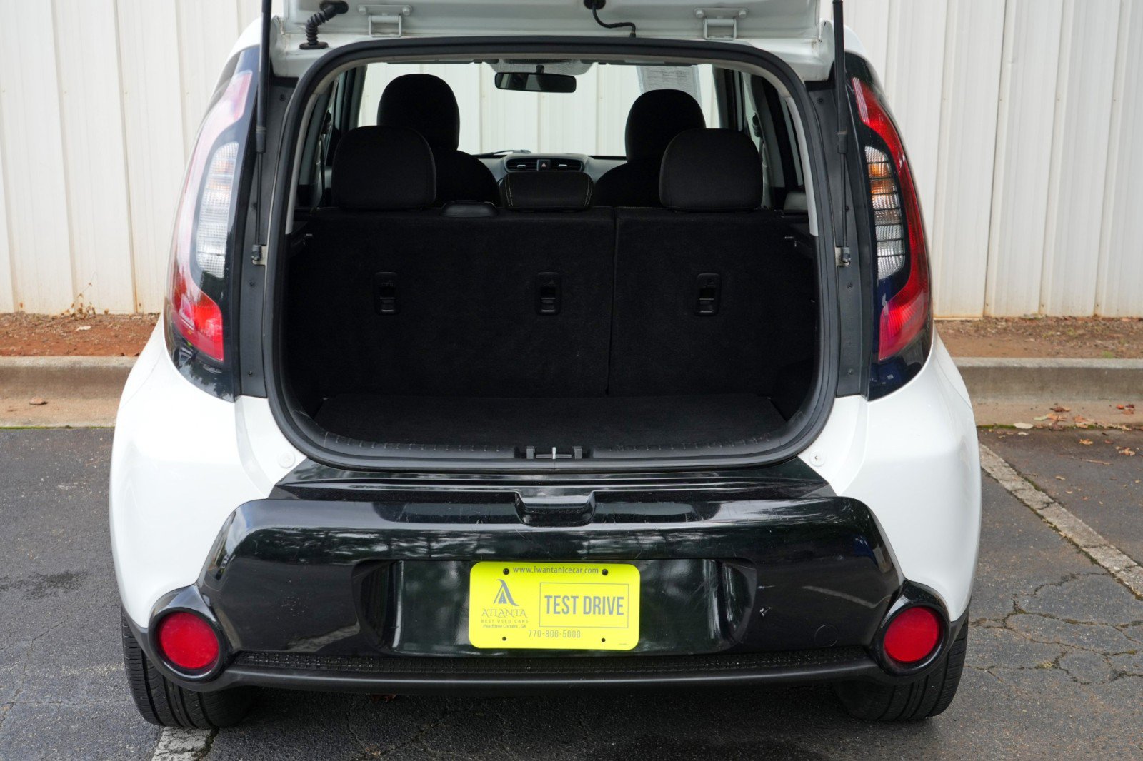 Used 2016 Kia Soul + FWD image 9