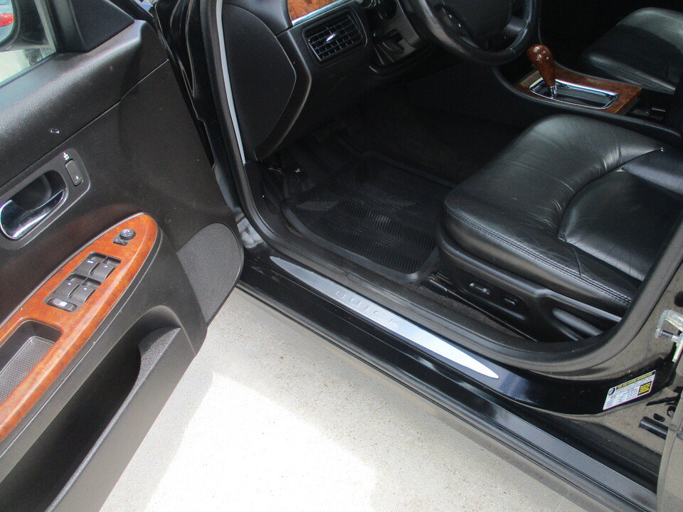 Used 2005 Buick LaCrosse CXS w/ Gold Convenience Package FWD image 23