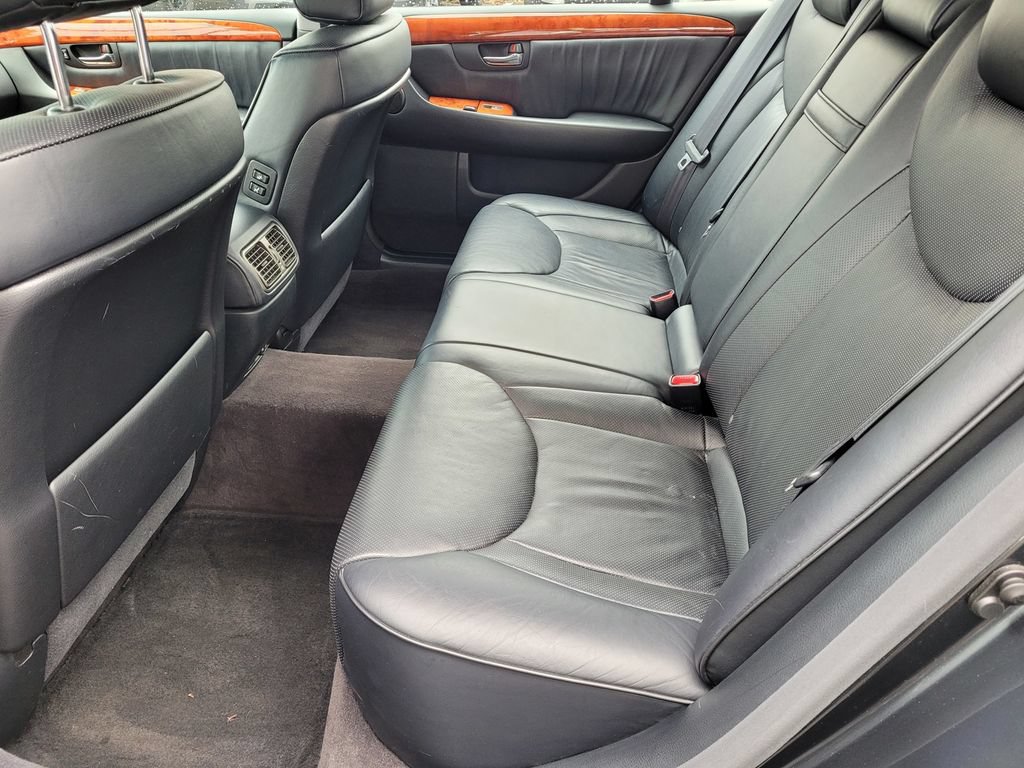 Used 2004 Lexus LS 430 RWD image 6