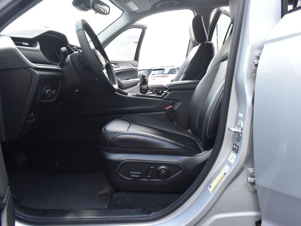 Used 2023 Jeep Grand Cherokee L Limited w/ Trailer Tow Group (B) image 19