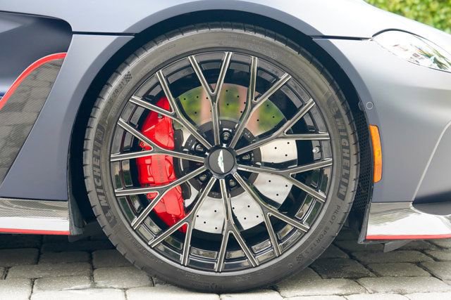 Used 2023 Aston Martin V12 Vantage Roadster RWD image 35