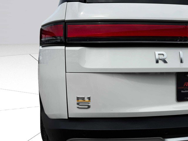 Used 2024 Rivian R1S Adventure image 17