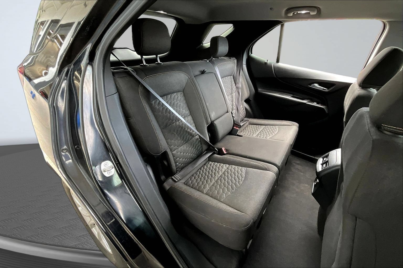 Used 2020 Chevrolet Equinox LT FWD image 24