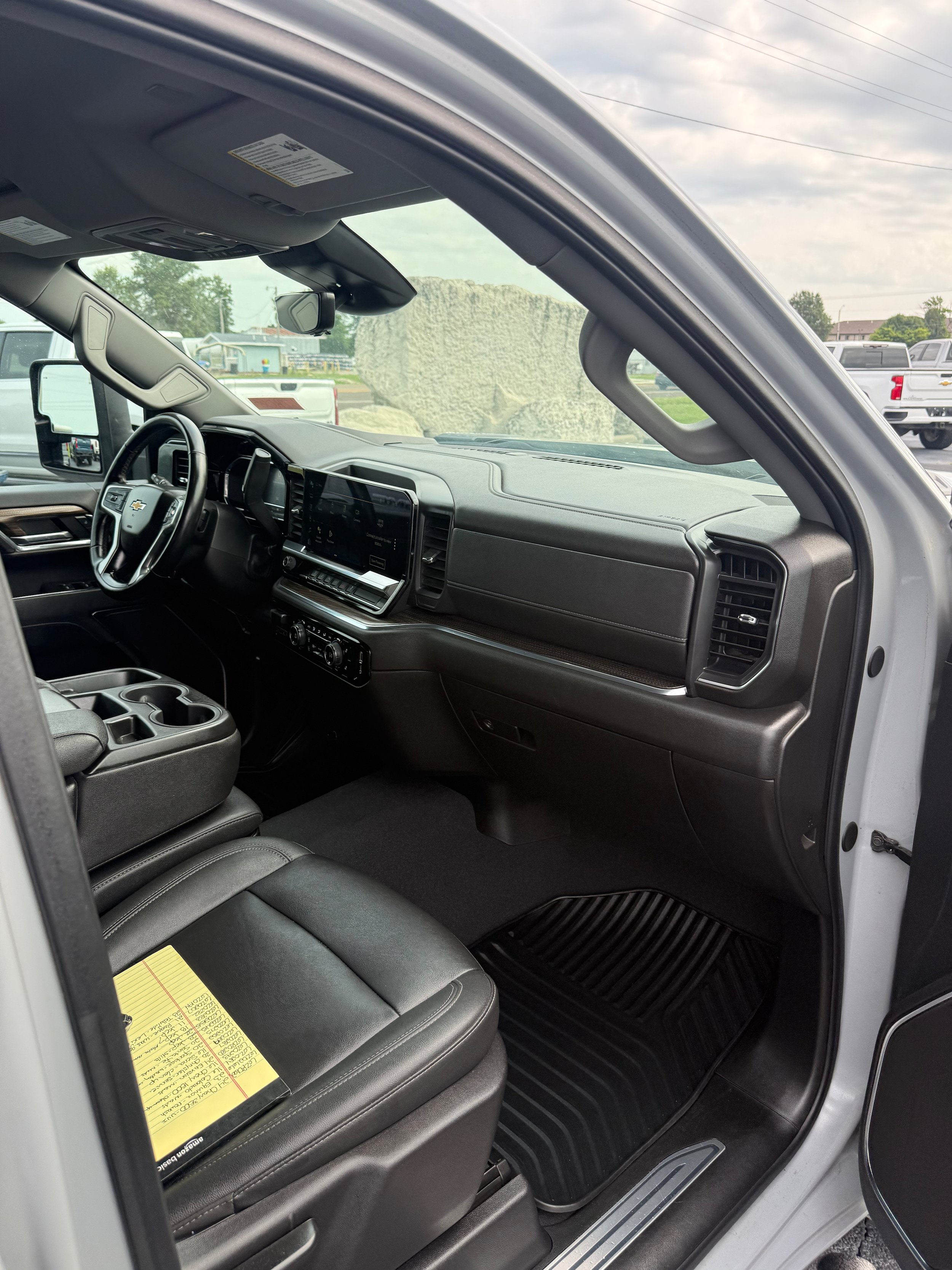 Used 2024 Chevrolet Silverado 3500 LT w/ Safety Package AWD/4WD image 9