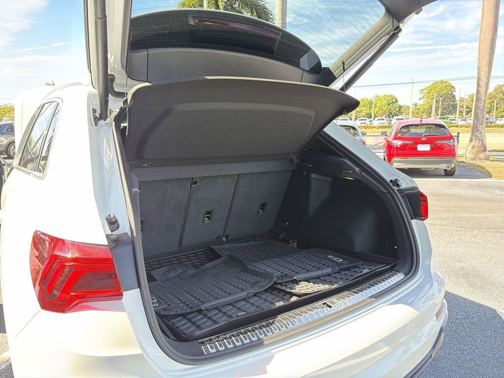 Used 2022 Audi Q3 2.0T Premium w/ Convenience Package image 36