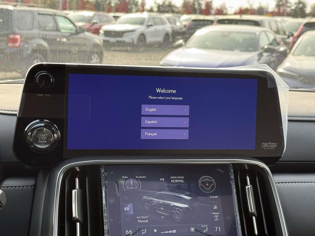 New 2025 Lexus LX 600 4WD w/ Luxury Package image 10