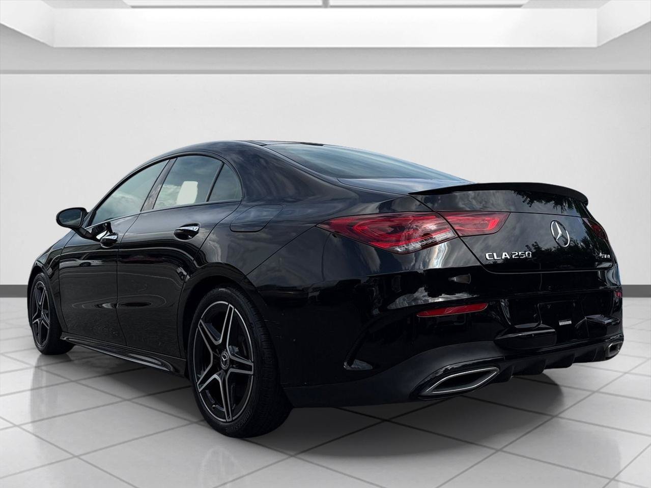 Used 2023 Mercedes-Benz CLA 250 4MATIC image 3