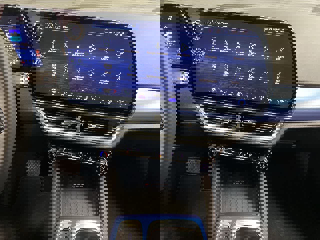 Used 2025 Chevrolet Equinox EV LT w/ Convenience Package image 23