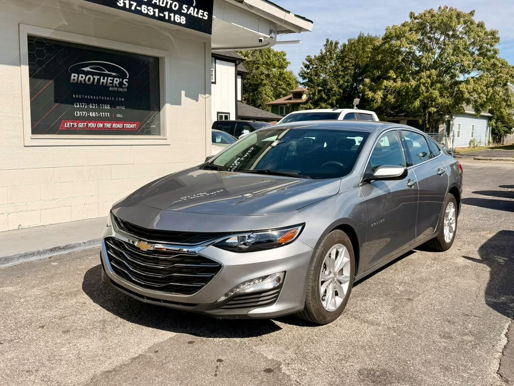 Used 2025 Chevrolet Malibu LT FWD image 2