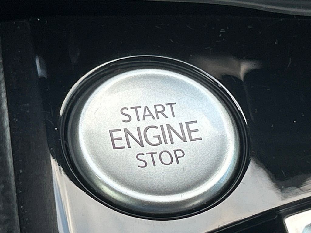 Used 2023 Volkswagen Taos SE w/ Panoramic Sunroof Package image 48