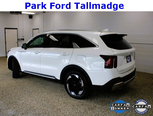 Used 2025 Kia Sorento SX Prestige image 2