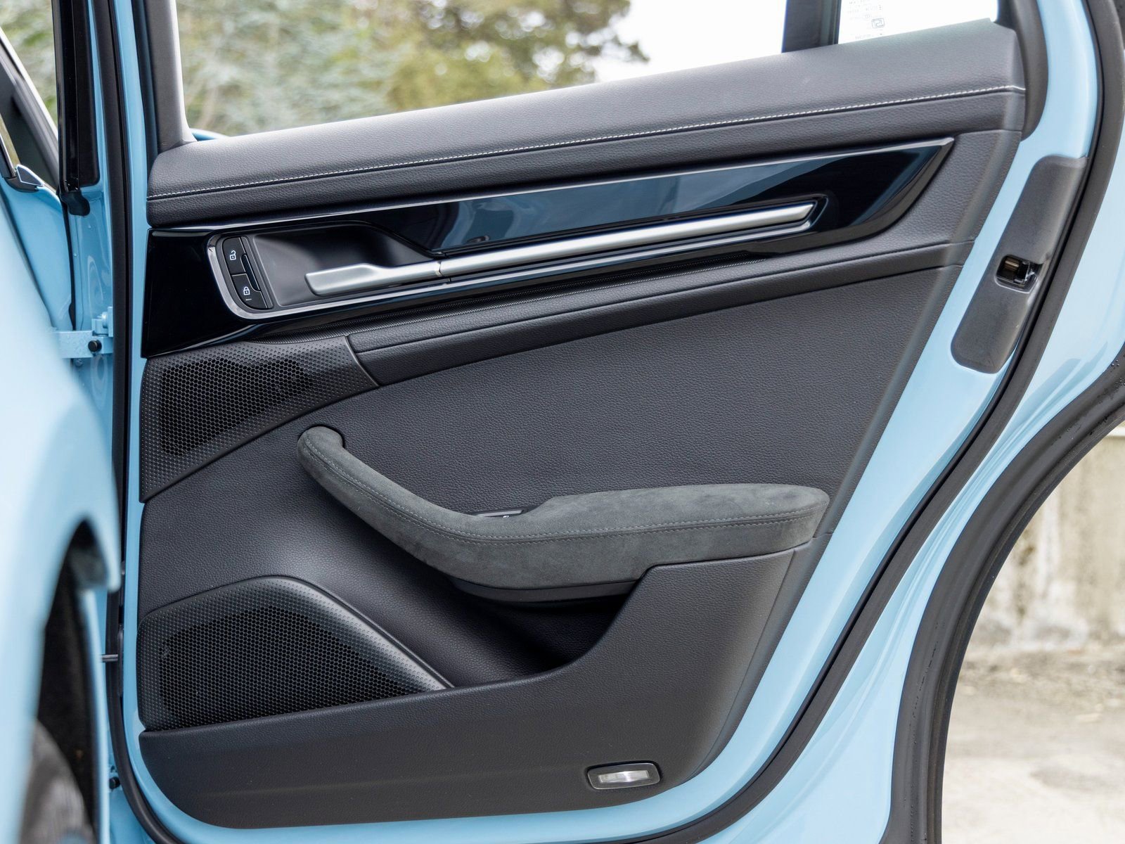 Certified 2025 Porsche Panamera 4 image 45