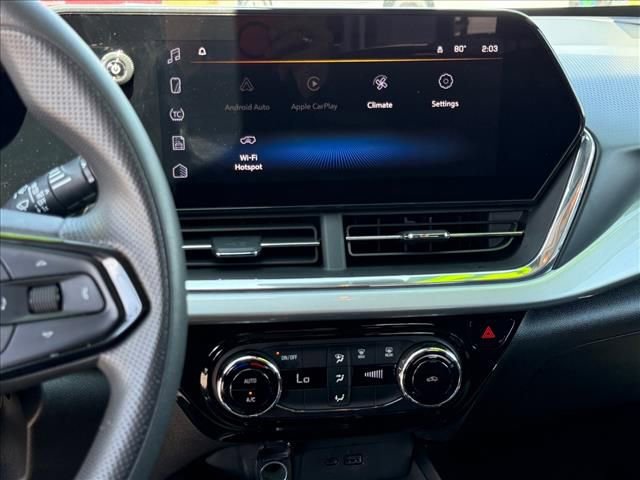Certified 2025 Chevrolet Trax LT FWD image 18
