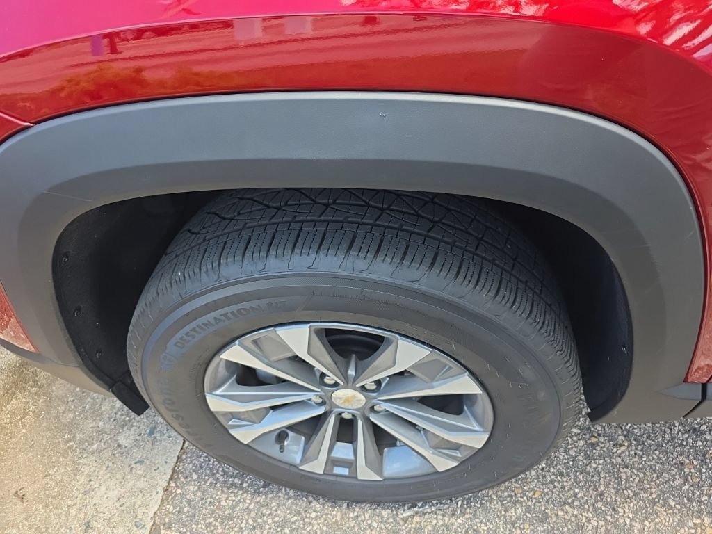 Used 2025 Chevrolet Equinox LT w/ Convenience Package II FWD image 7