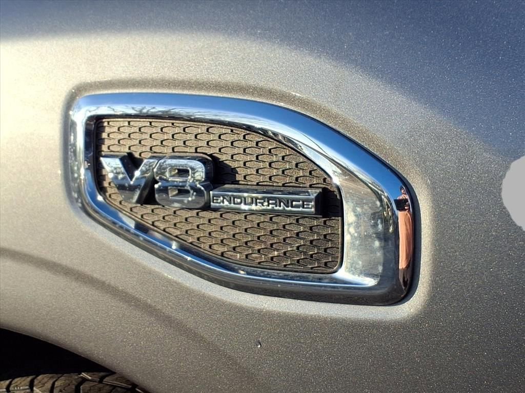 Used 2017 Nissan Titan SV image 20