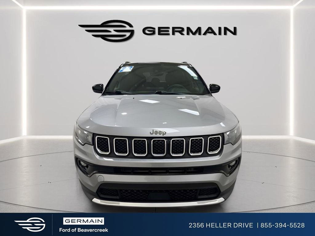 Used 2023 Jeep Compass Limited AWD/4WD image 2