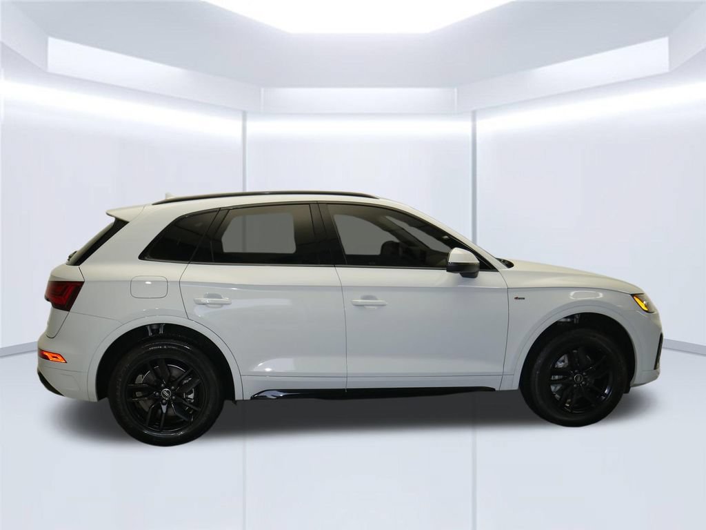 Certified 2023 Audi Q5 2.0T Premium w/ Convenience Package AWD/4WD image 9