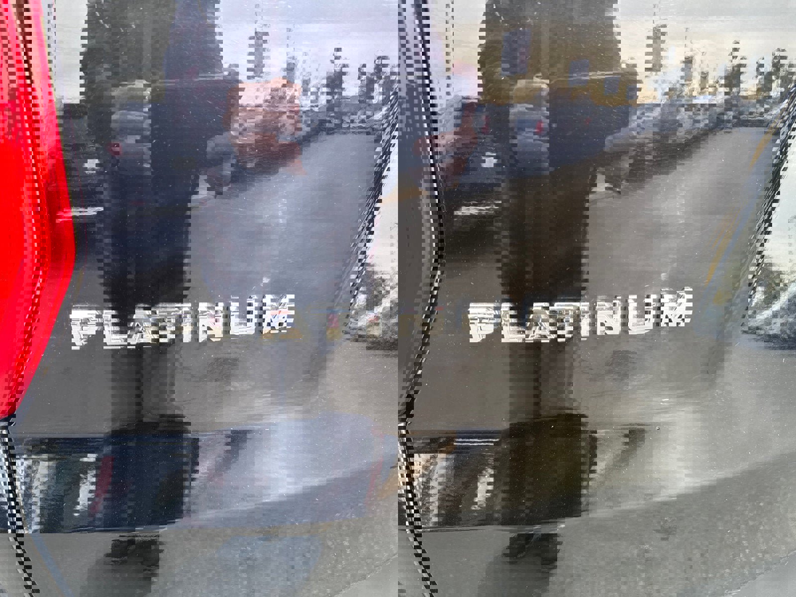 Used 2017 Ford Explorer Platinum image 12