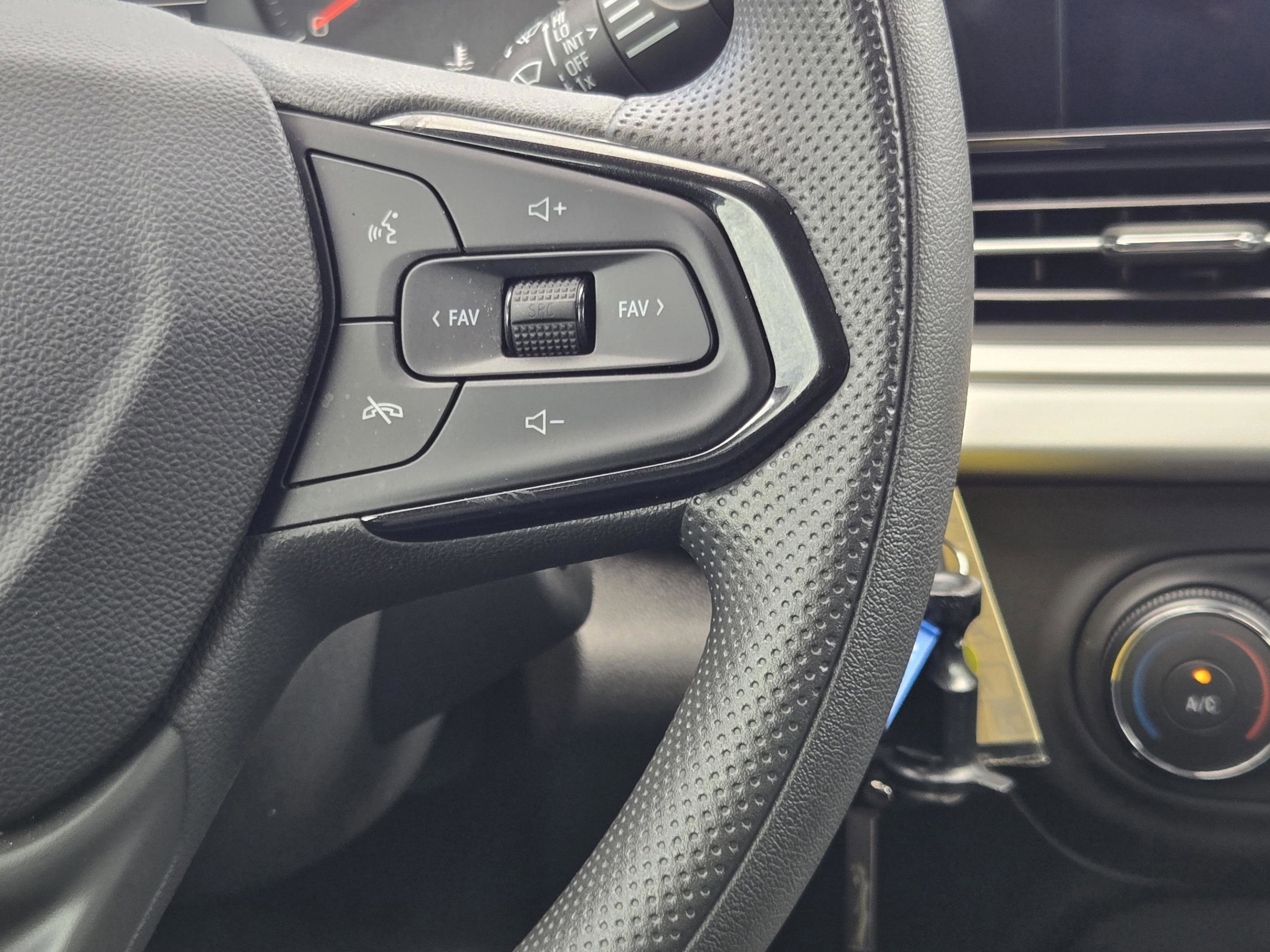 Used 2025 Chevrolet Trax LS w/ LS Convenience Package FWD image 25