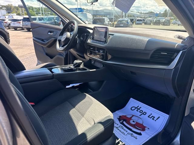 Used 2022 Nissan Rogue SV FWD image 13
