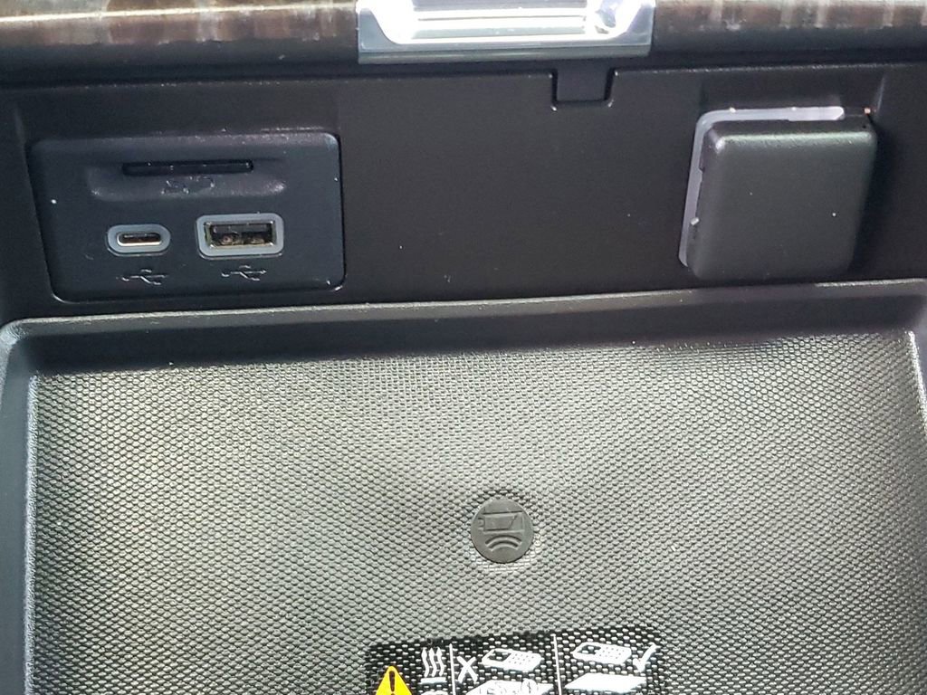 Used 2021 GMC Yukon Denali w/ Denali Ultimate Package image 33