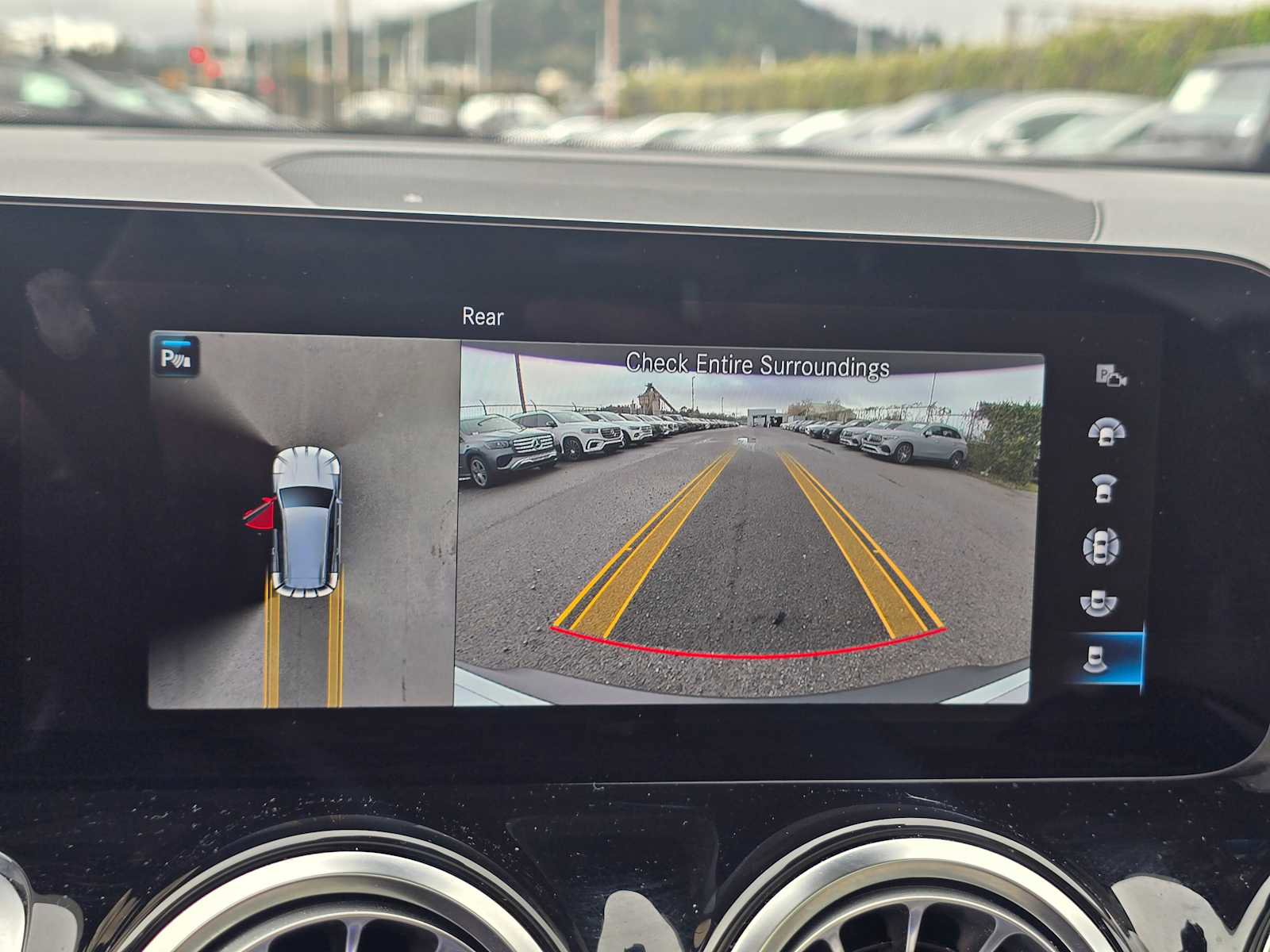 Used 2023 Mercedes-Benz EQB 300 4MATIC image 32