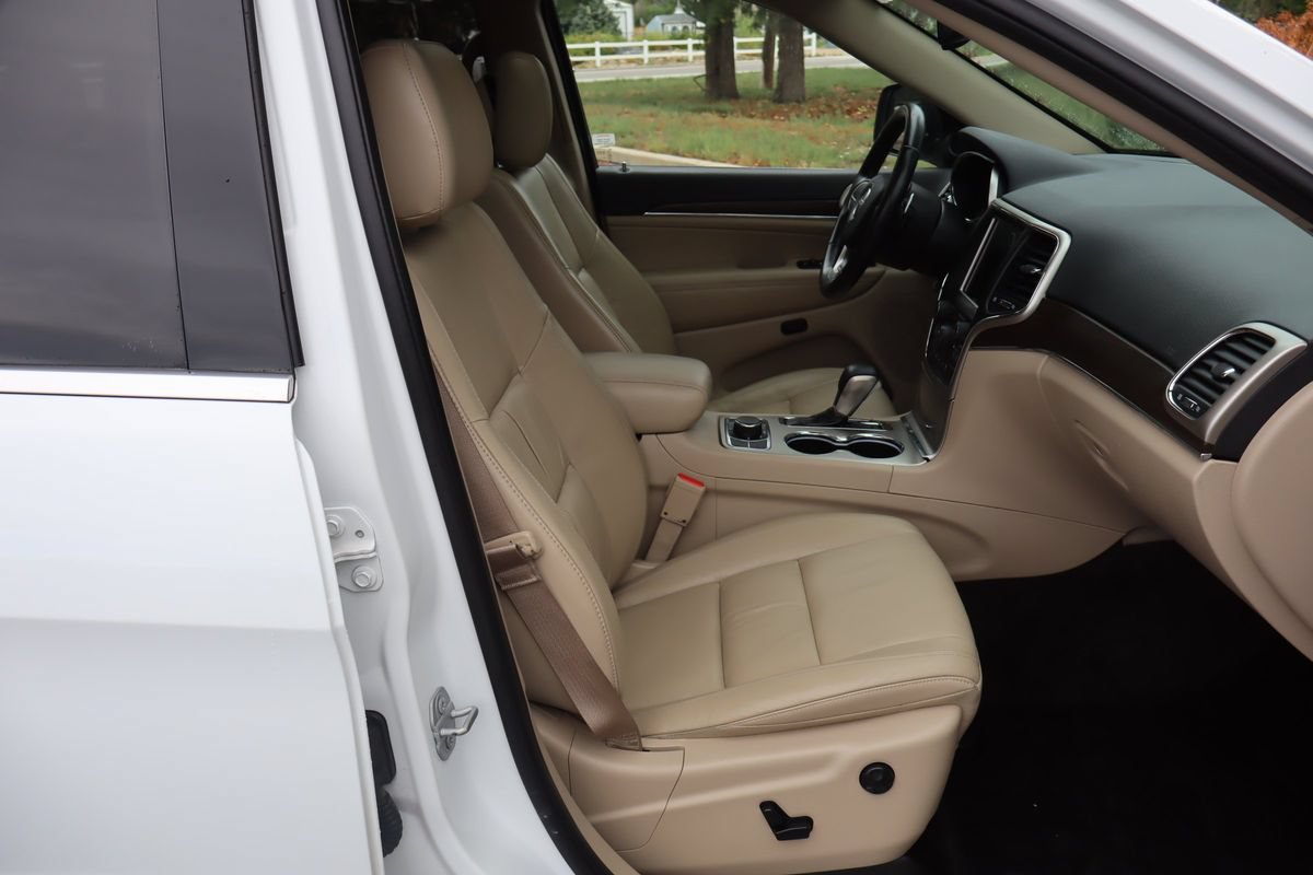 Used 2016 Jeep Grand Cherokee Limited AWD/4WD image 22