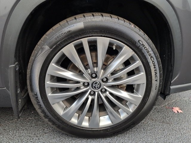 Used 2021 Toyota Highlander Platinum image 10
