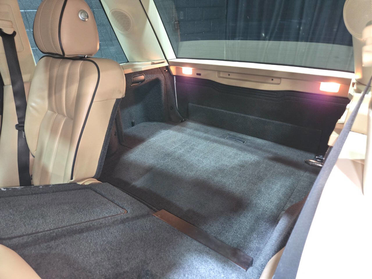 Used 2012 Land Rover Range Rover HSE LUX image 64