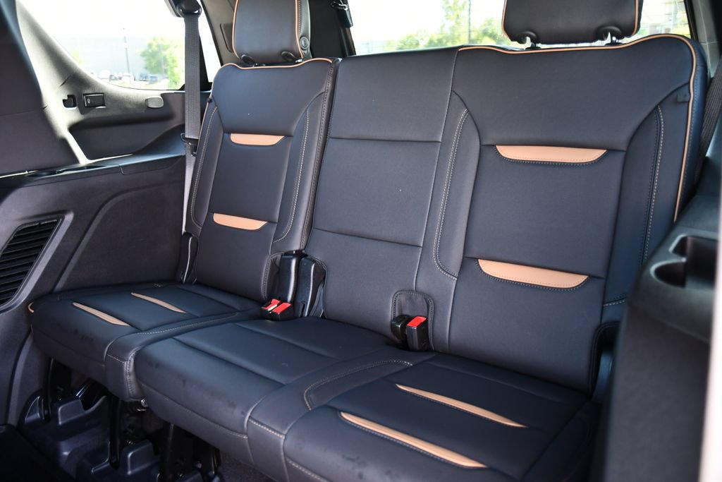 Used 2024 GMC Yukon AT4 w/ AT4 Premium Package AWD/4WD image 31