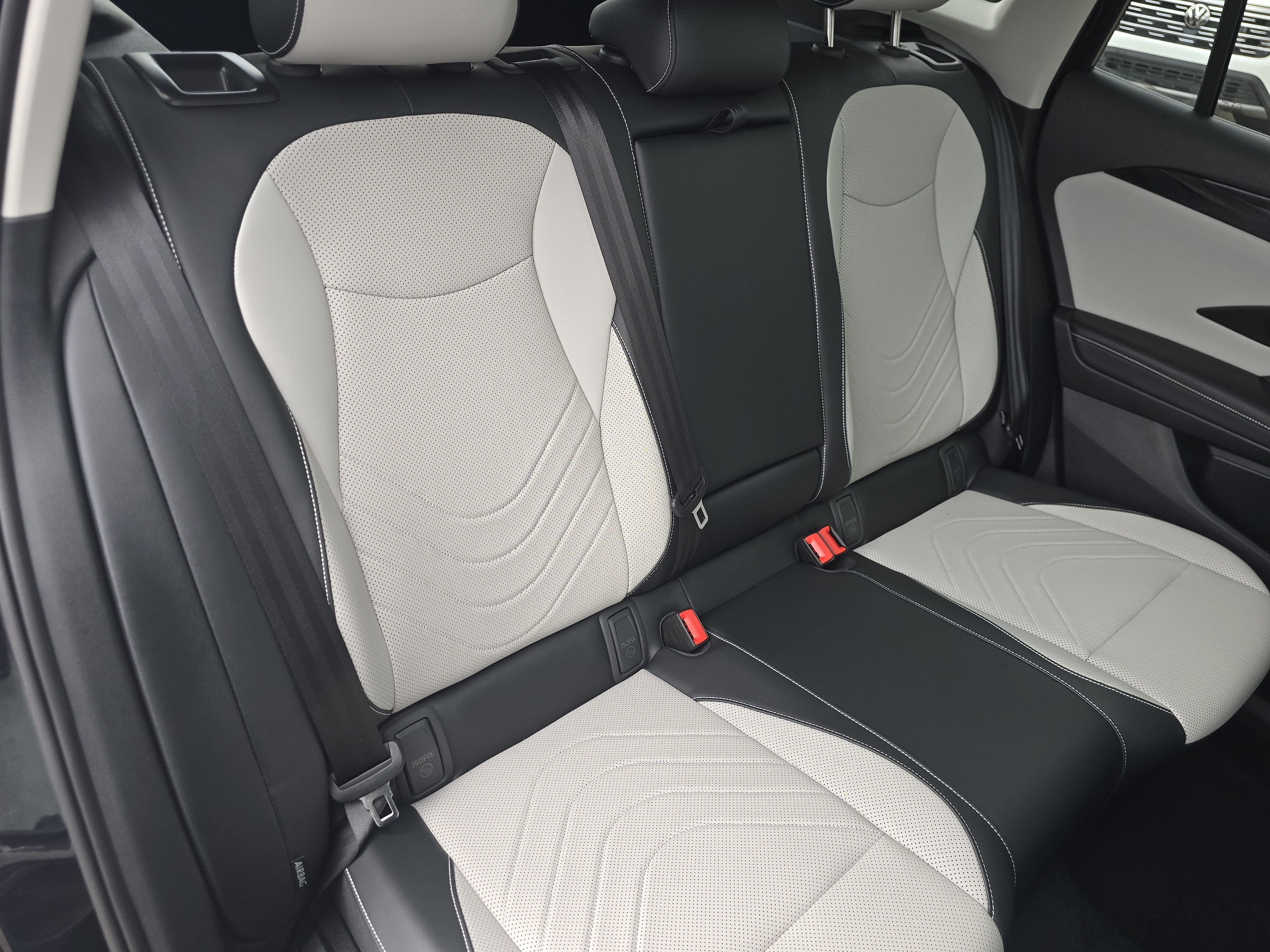 New 2026 Volkswagen Tiguan SE FWD image 16