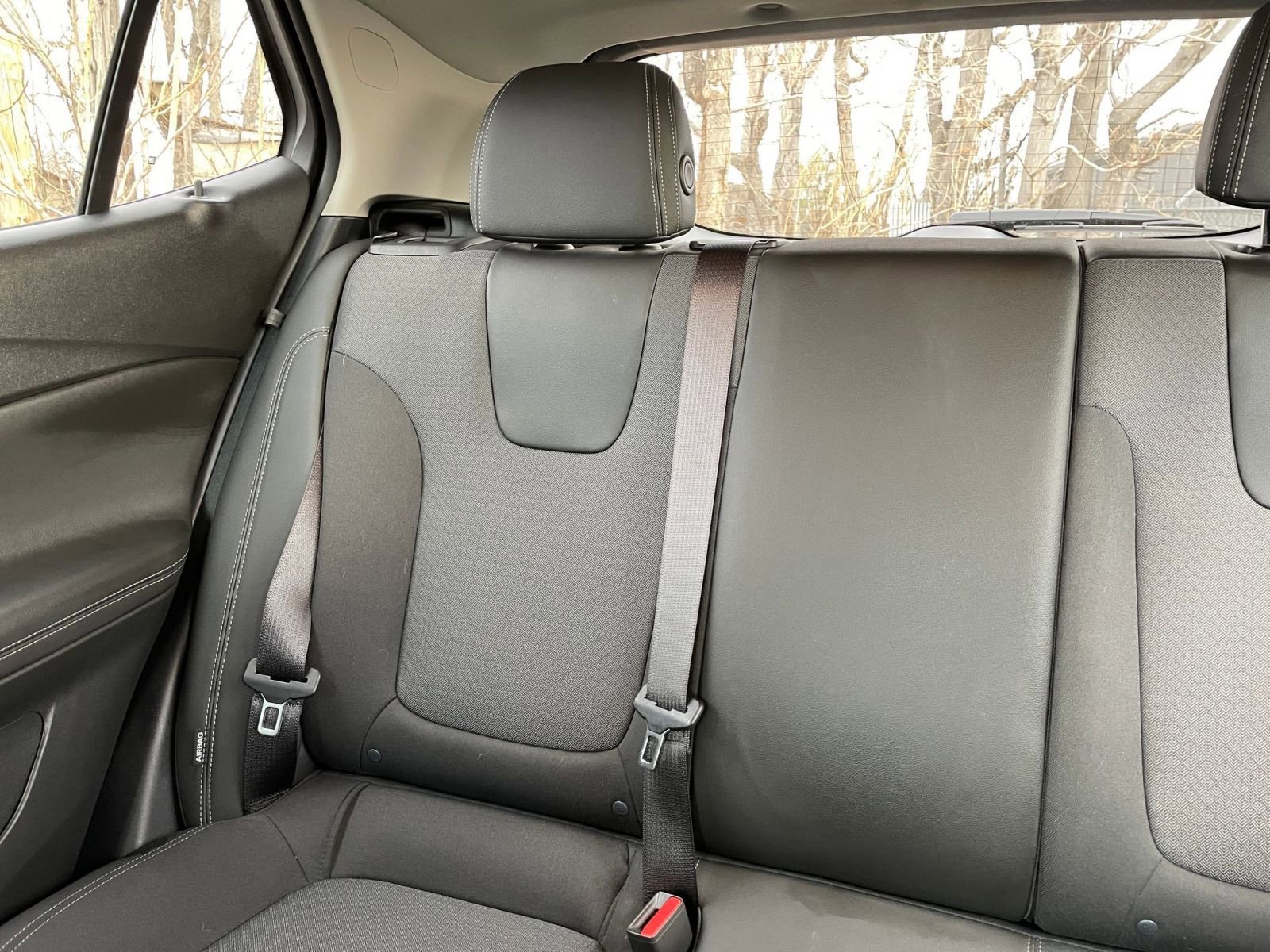 Used 2025 Buick Encore GX Preferred image 38