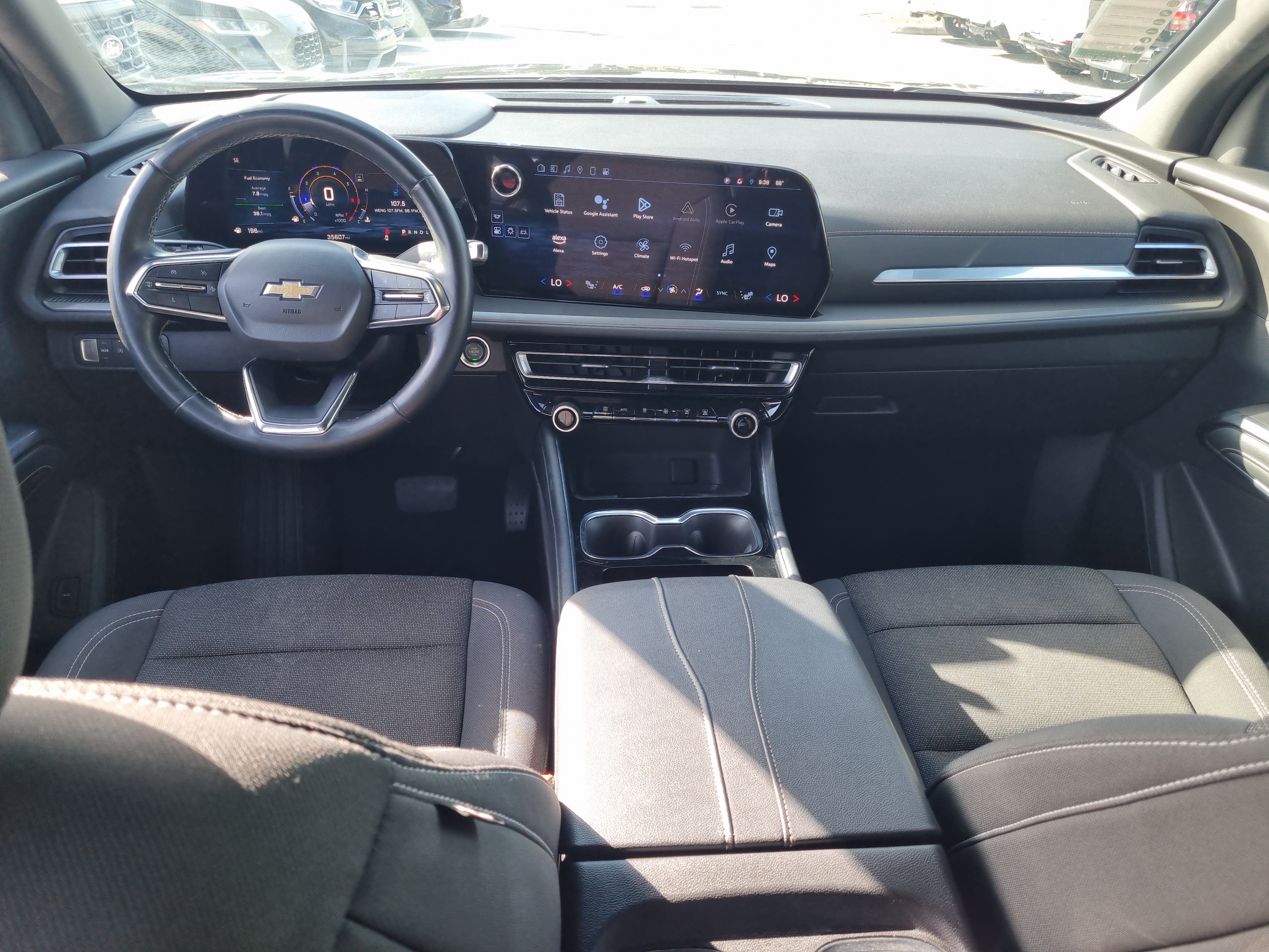 Used 2024 Chevrolet Traverse LT FWD image 18