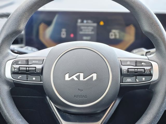Used 2025 Kia K5 LXS image 16