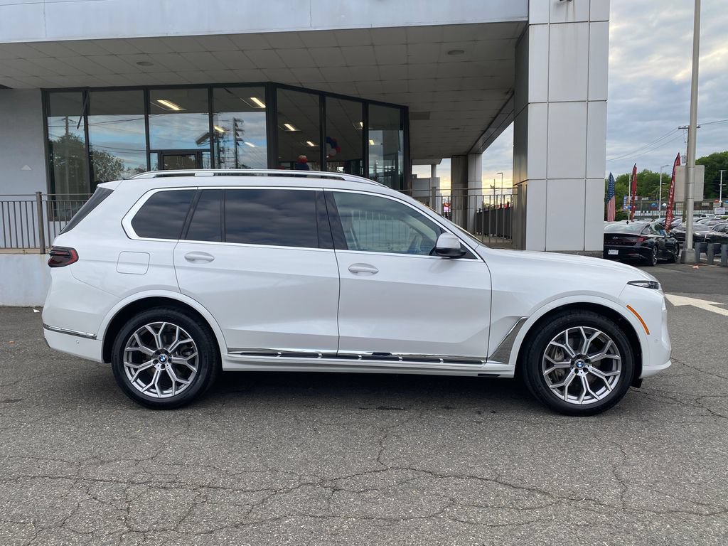 Used 2026 BMW X7 xDrive40i AWD/4WD image 2