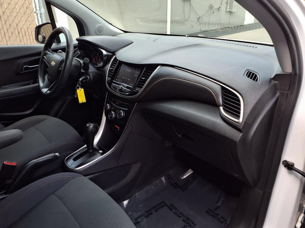 Used 2020 Chevrolet Trax LS FWD image 34