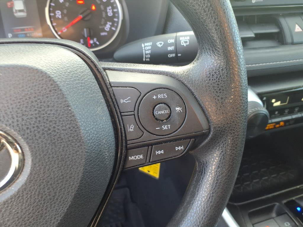 Used 2022 Toyota RAV4 LE AWD/4WD image 30