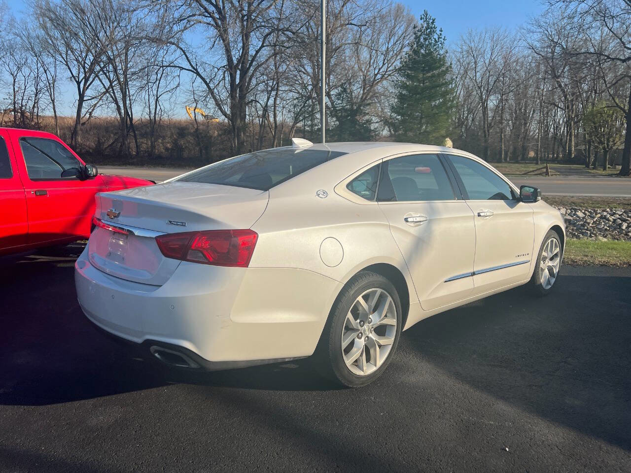 Used 2017 Chevrolet Impala Premier w/ Enhanced Convenience Package FWD image 5