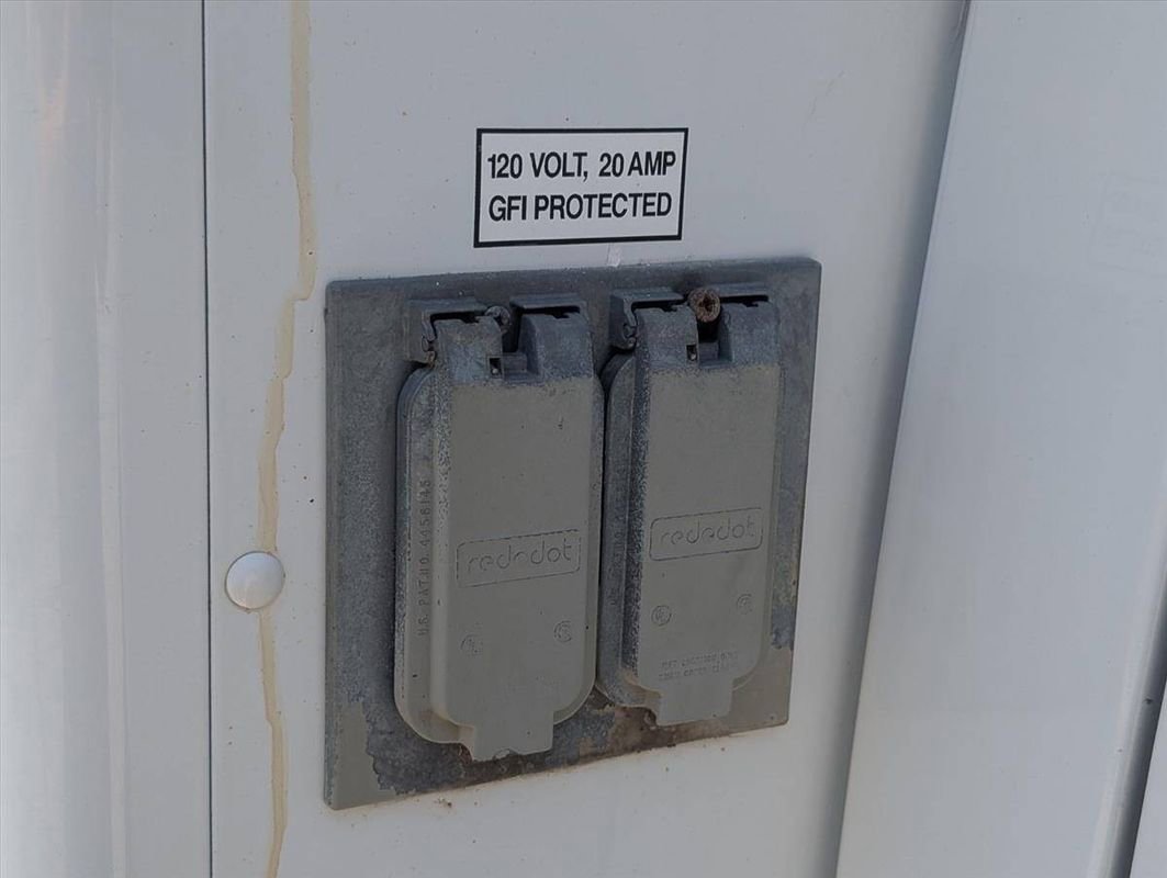 Used 2008 Chevrolet Express 3500 image 24