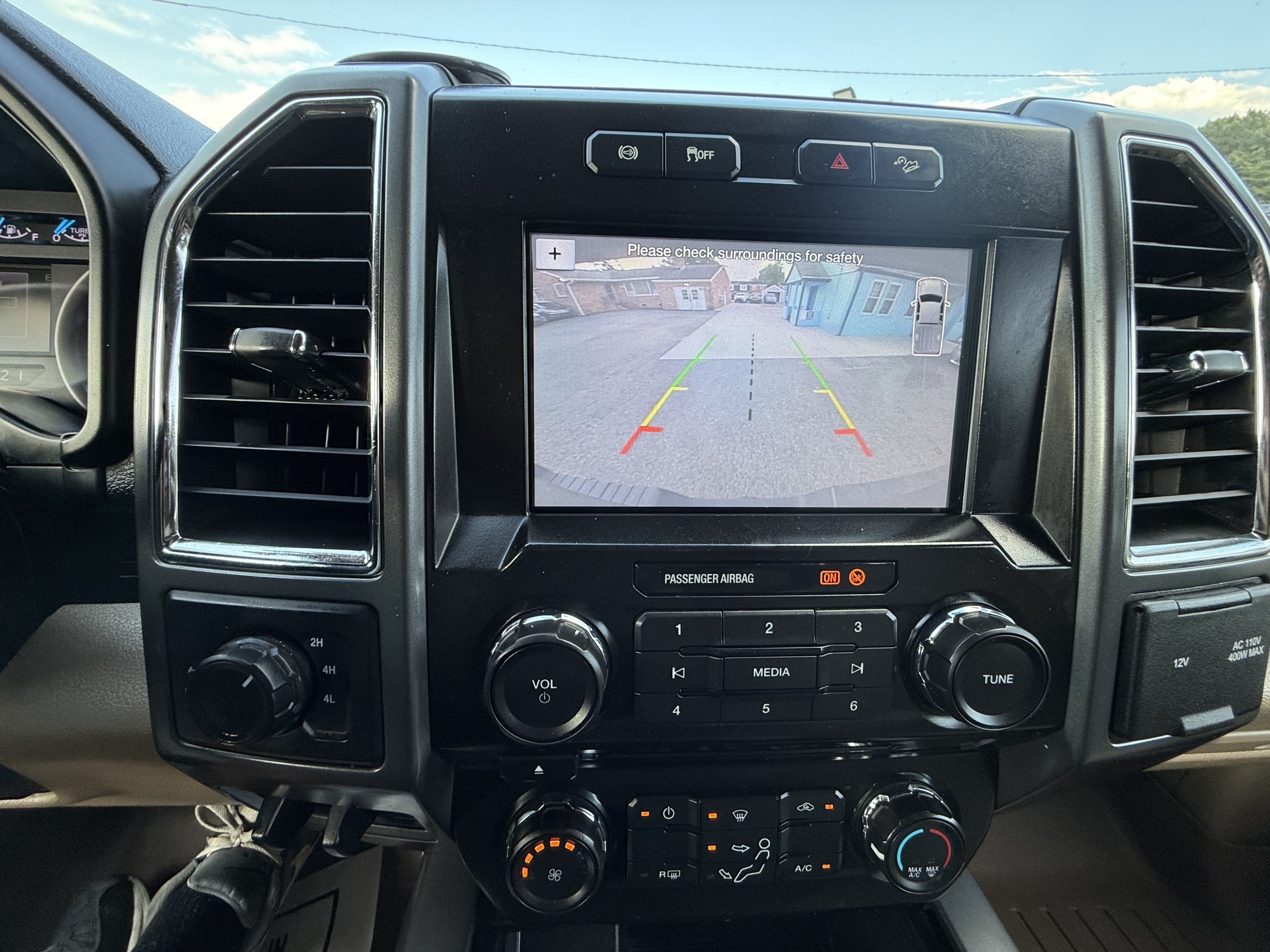 Used 2017 Ford F250 XLT w/ XLT Value Package AWD/4WD image 29