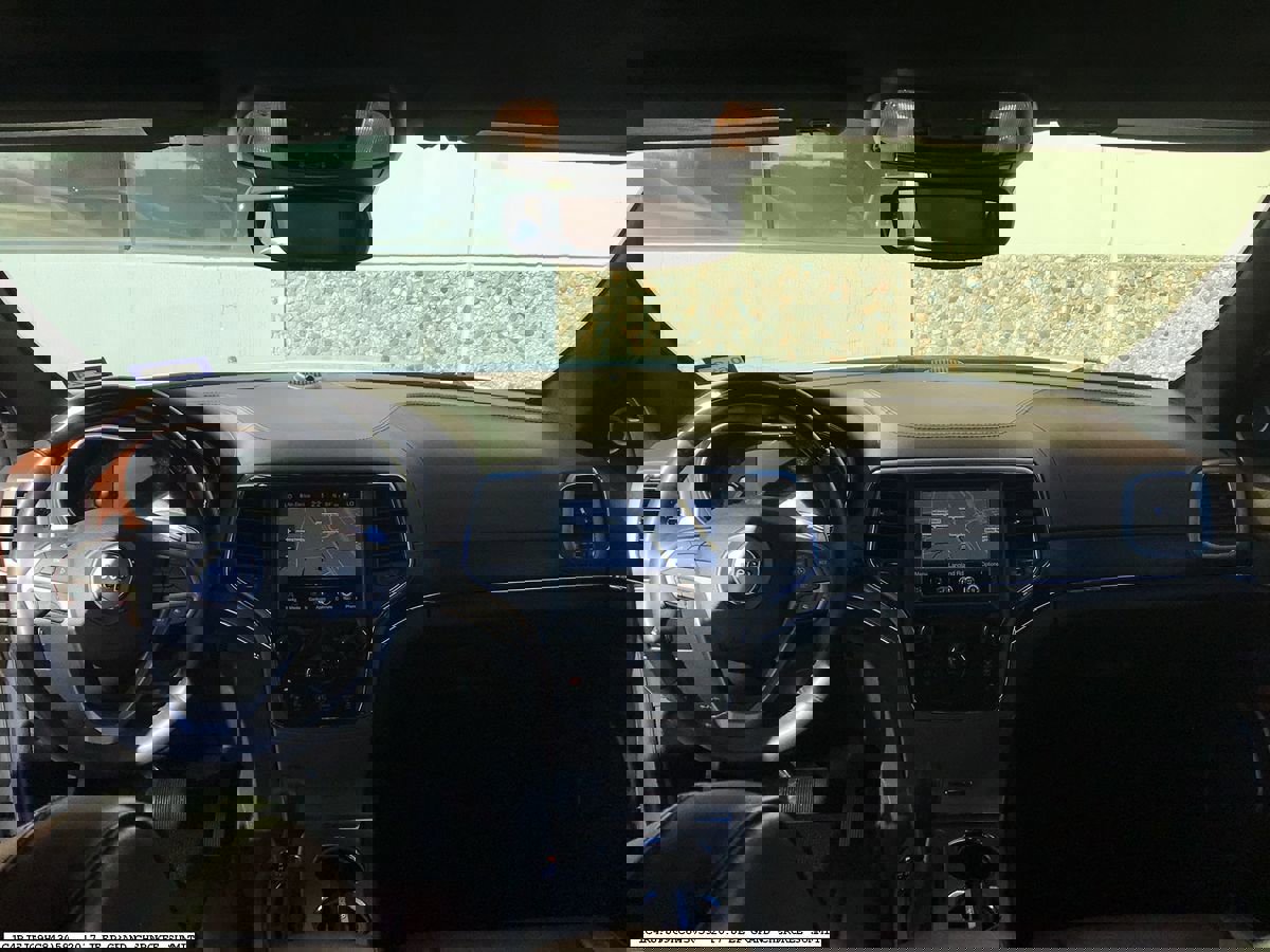 Used 2017 Jeep Grand Cherokee Summit w/ Platinum Series Group image 10