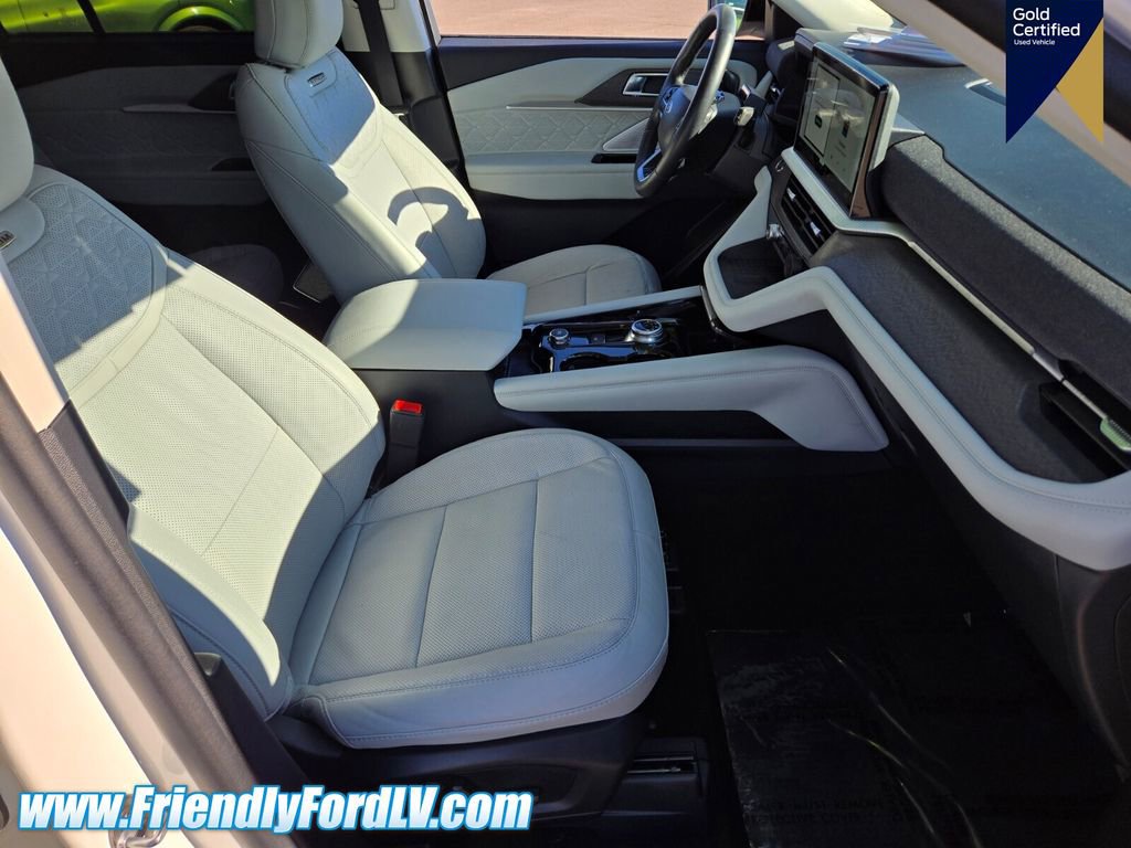 Certified 2025 Ford Explorer Platinum w/ Ultimate Package image 16