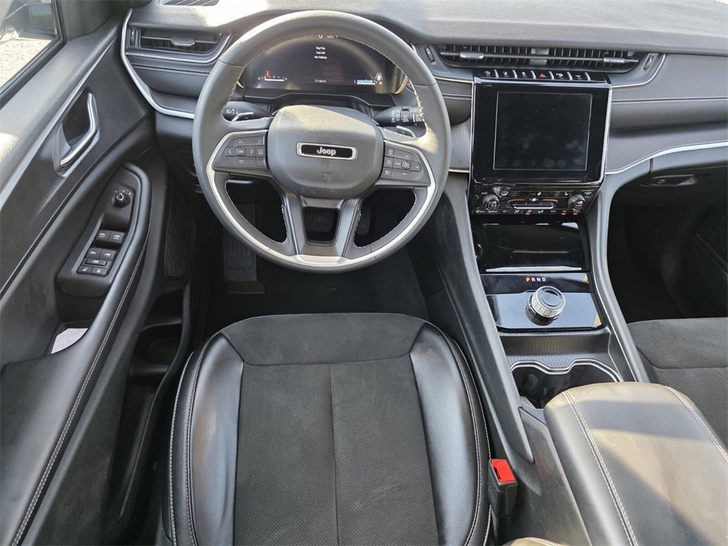 Used 2024 Jeep Grand Cherokee L Laredo image 12