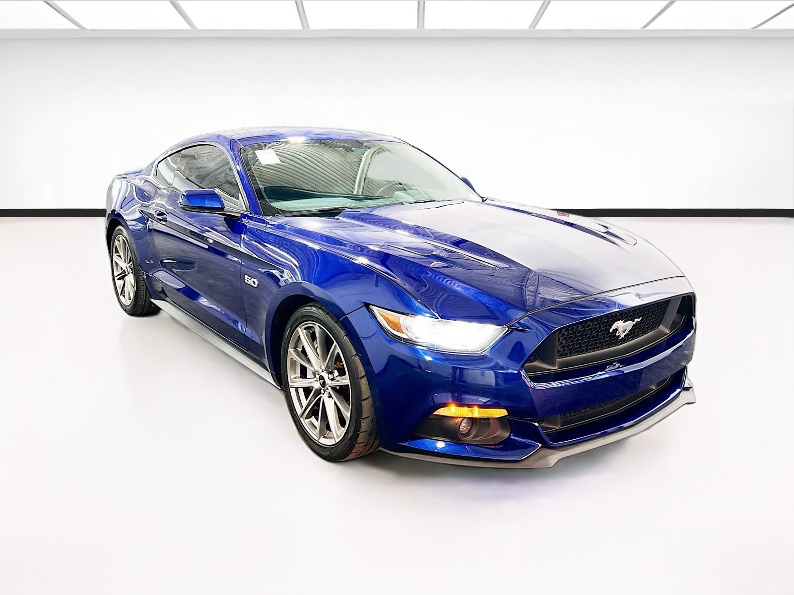 Used 2015 Ford Mustang GT Premium RWD image 3