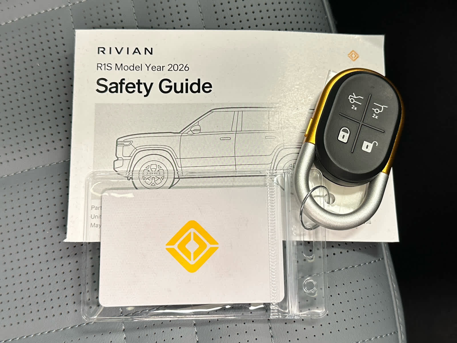 Used 2026 Rivian R1S Premium image 40