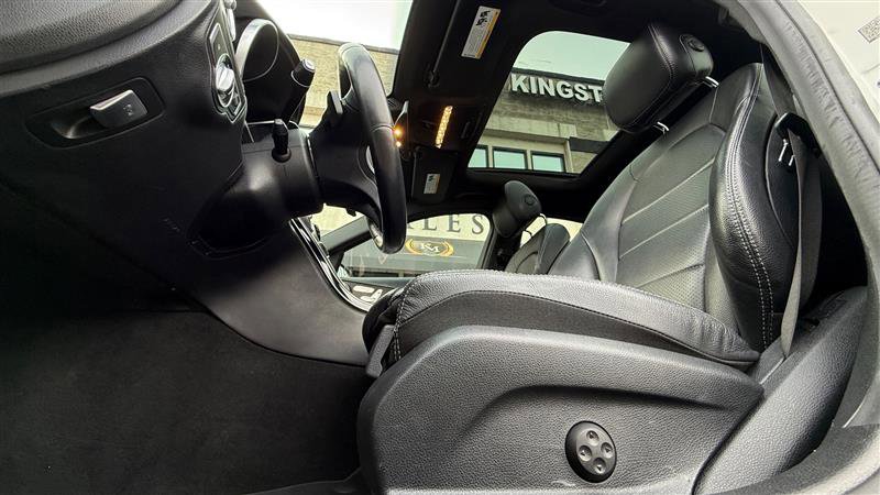 Used 2019 Mercedes-Benz C 300 C 300 image 11