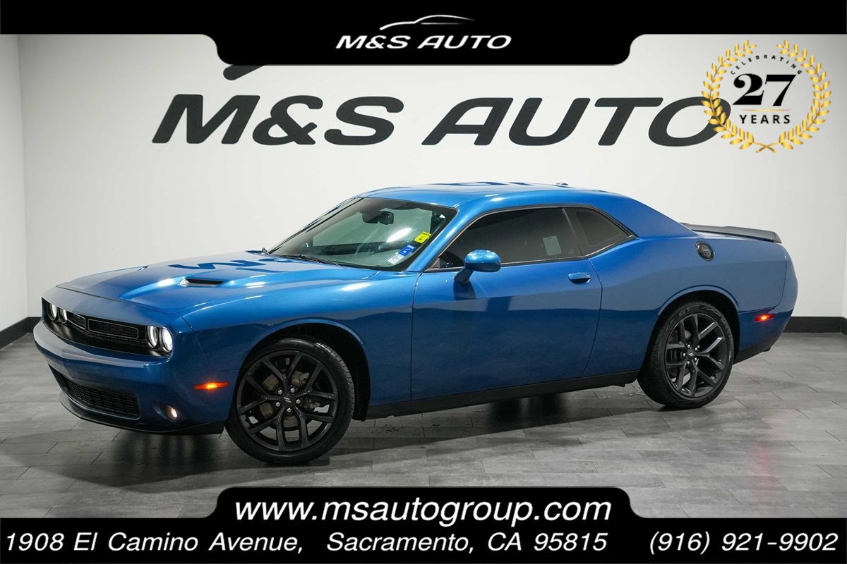 Used 2020 Dodge Challenger SXT w/ Driver Convenience Group RWD image 1