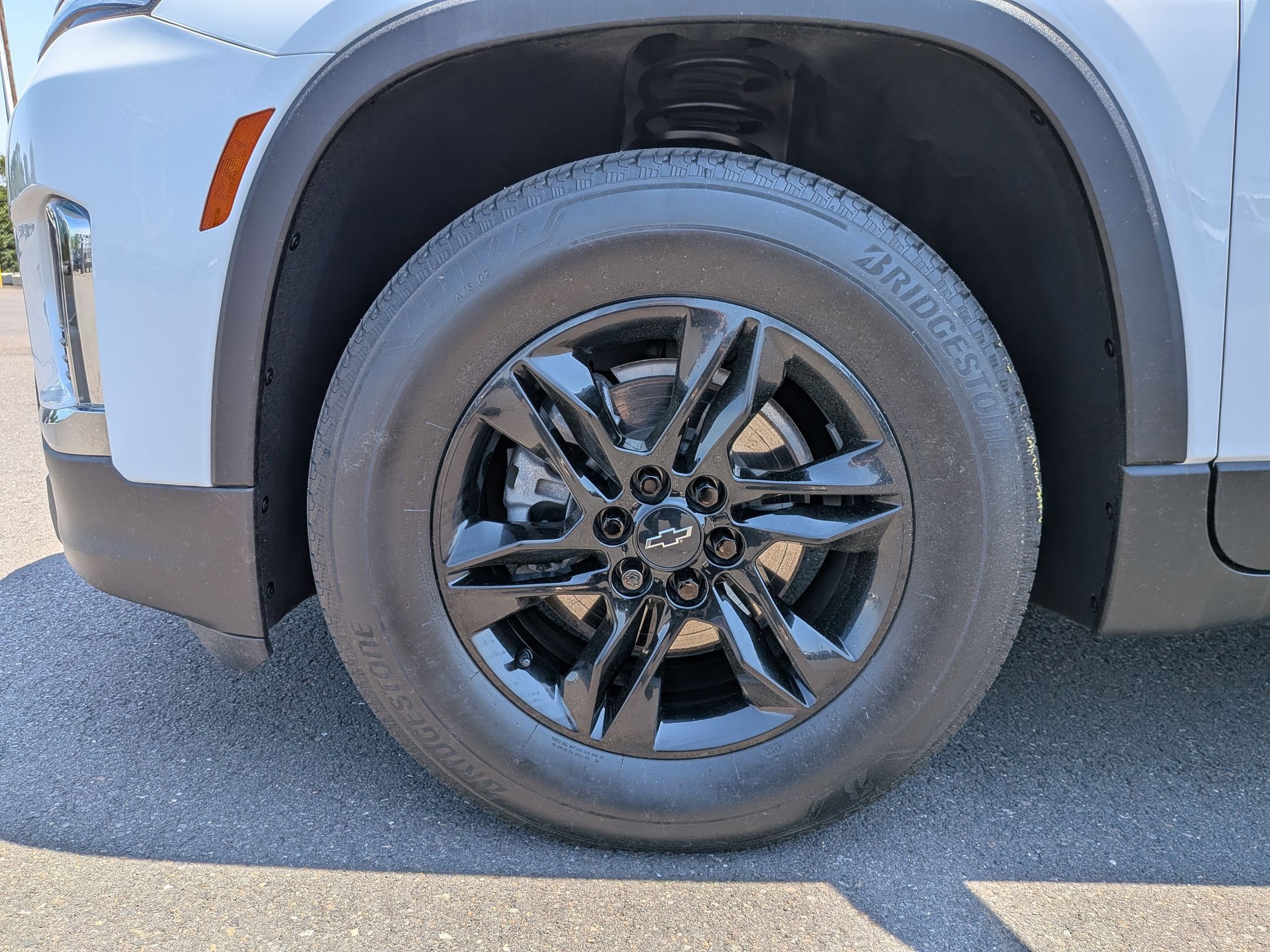Certified 2023 Chevrolet Traverse LT FWD image 32